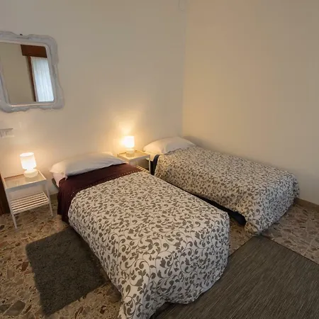 アパート Casa Rondinella ネグラール